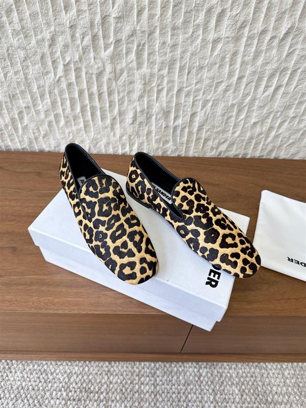 20251127171419899 320